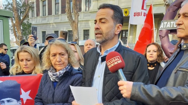 Atatürk’e Dil Uzatmak Haddinize Değil!