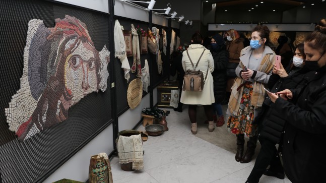 BEYSEM KURSİYERLERİ’NİN GÖZÜNDEN “ANADOLU MOTİFLERİ SERGİSİ” AÇILDI