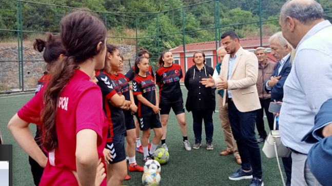 İYİ Parti Rüzgarlıbahçe Spor Kulübü’nü Ziyaret Etti