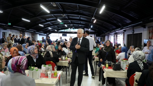 Başkan Köseler Kadın Personelin Anneler Günü’nü Kutladı