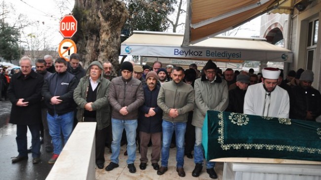 Göksu Mahallesi Muhtarı Arzu Ulubent eşini sonsuzluğa uğurladı.