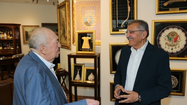 Başkan Murat Aydın, Türk Sinemasının Hafızası Türker İnanoğlu’nu ziyaret Etti