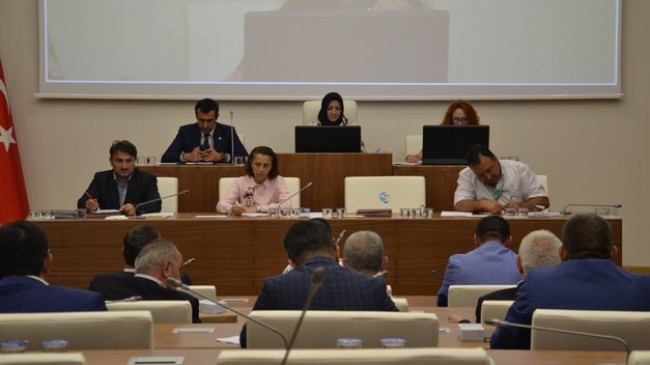 Meclise ‘Seçilmiş Başkan İmamoğlu’ sözleri damga vurdu