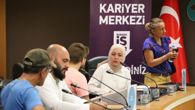 Kariyer Merkezi’yle İstihdama Profesyonel Katkı