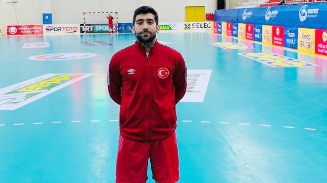 TÜRKİYE HENTBOL MİLLİ TAKIMINDA FORMA GİYEN İLK BEYKOZLU