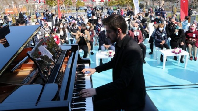 BEYKOZ’UN MOZART’I OTİZMLİ ÇOCUKLAR İÇİN ÇALDI