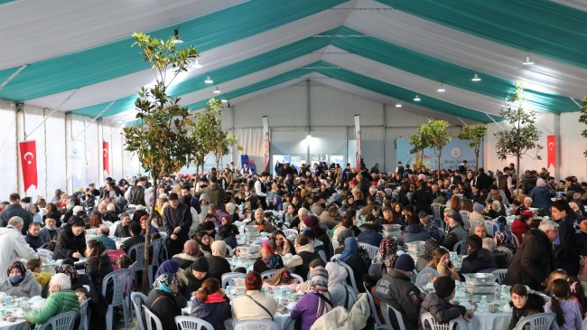 SAHİL İFTAR ÇADIRI KOMŞULARLA DOLUYOR