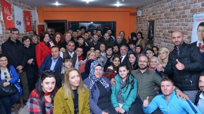 CHP Beykoz Belediye Başkan Adayı Coşkun Tosun işitme engellileri ağırladı.