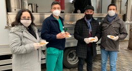Beykoz Trabzonlular Derneği’nden Akçaabat Köftesi ve Sağlıkçılara Baklava