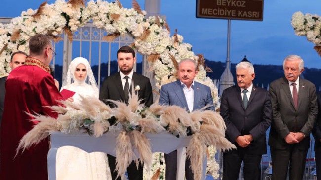 Beykoz’da Devlet Bürokrasisini Buluşturan Düğün