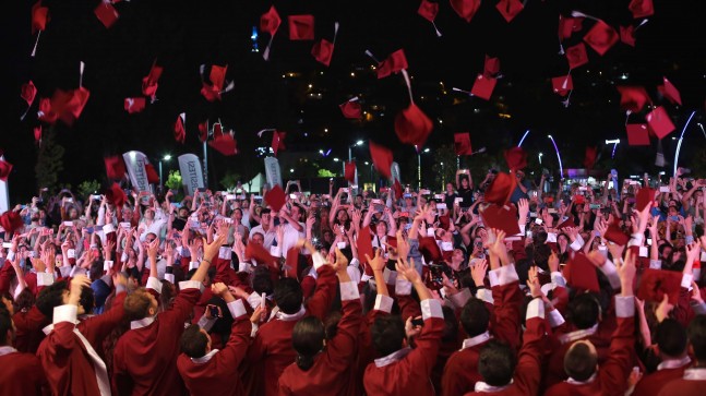Beykoz Üniversitesi mezunları yeni başlangıçlara merhaba dedi