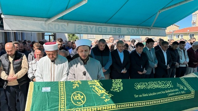 Beşiktaş yangınında ölen baba oğul için cenaze töreni düzenlendi